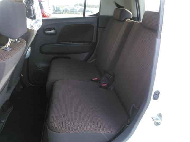 SUZUKI MRWAGON 2011