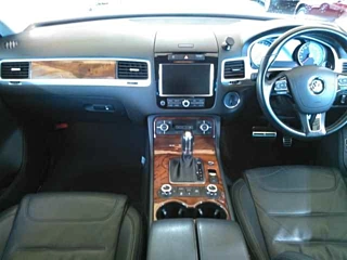 VOLKSWAGEN TOUAREG 2011