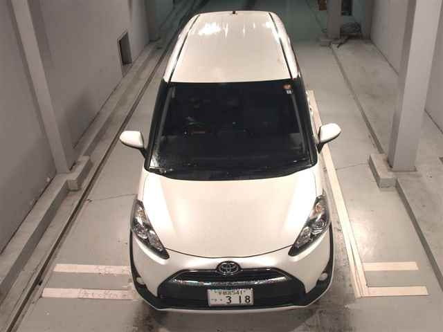 TOYOTA SIENTA 2016