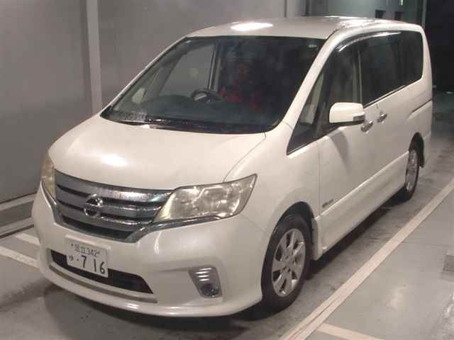 NISSAN SERENA 2013