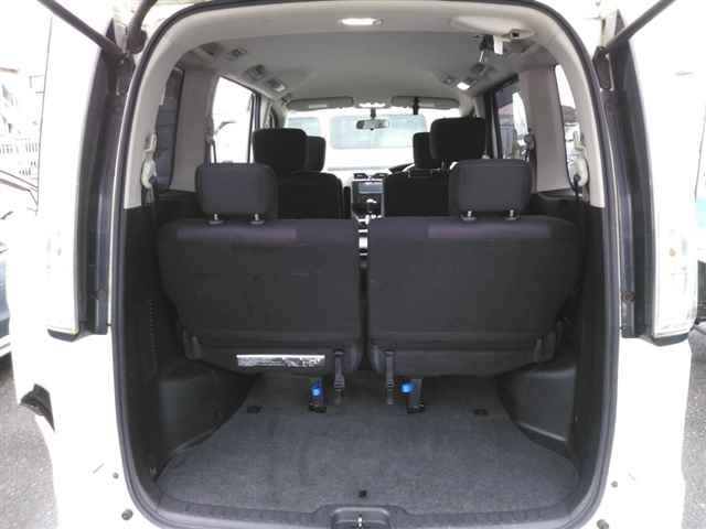 NISSAN SERENA 2013