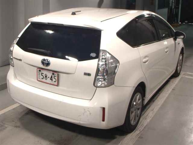 TOYOTA PRIUS ALPHA 2012
