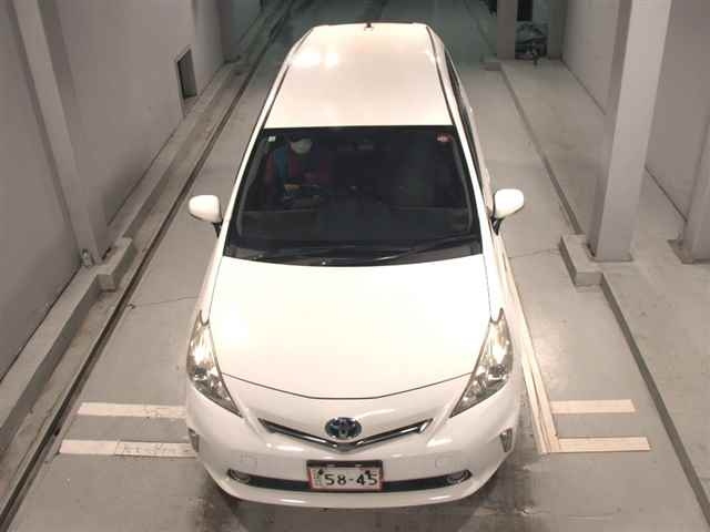 TOYOTA PRIUS ALPHA 2012