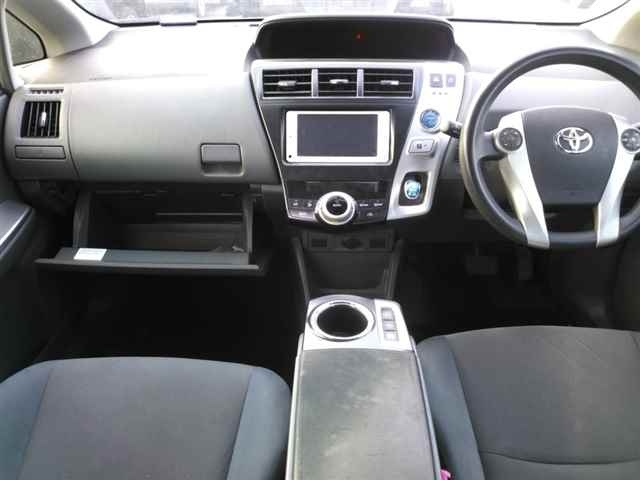 TOYOTA PRIUS ALPHA 2012