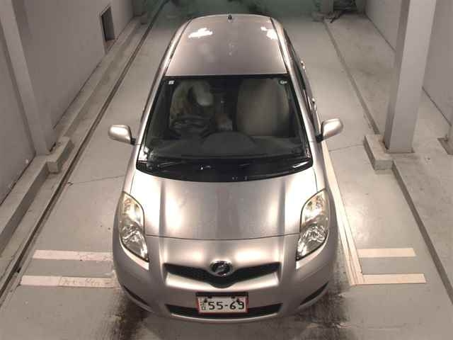 TOYOTA VITZ 2011