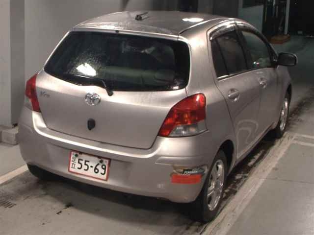TOYOTA VITZ 2011