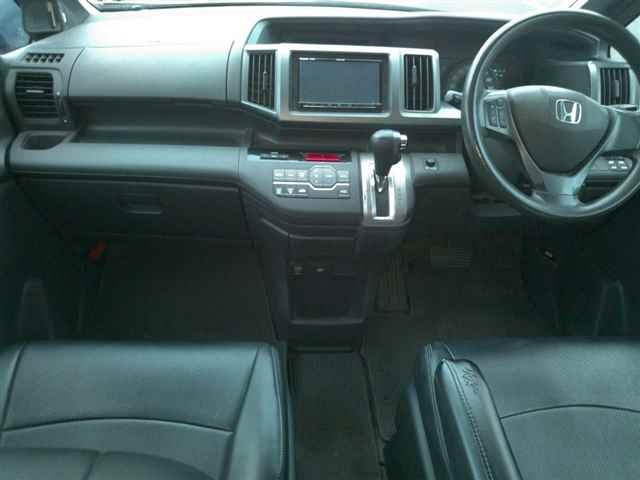 HONDA STEP WAGON 2010