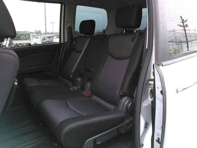 NISSAN SERENA 2012