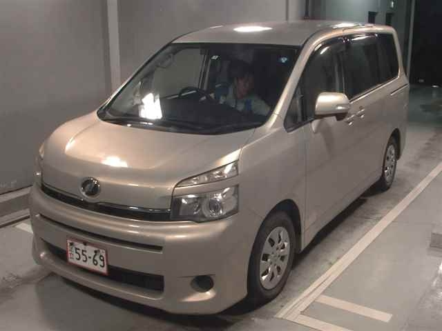 TOYOTA VOXY 2012