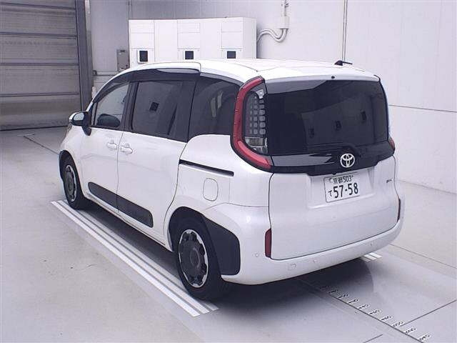 TOYOTA SIENTA 2024