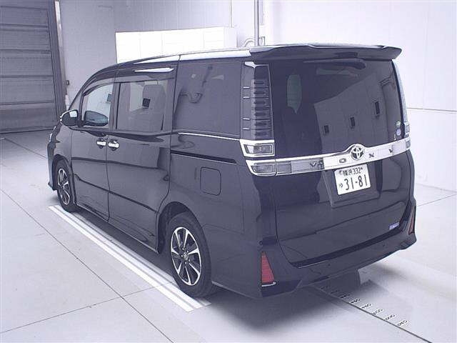 TOYOTA VOXY 2020