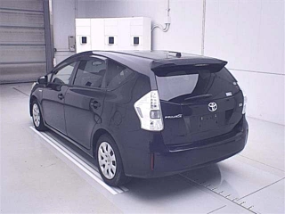 TOYOTA PRIUS ALPHA 2012