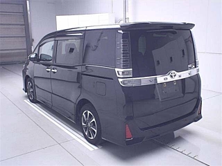 TOYOTA VOXY 2021