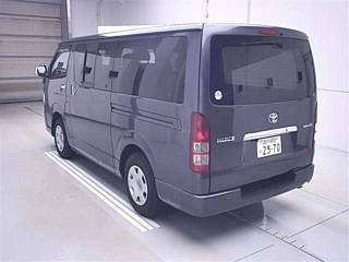 TOYOTA HIACE VAN 2011