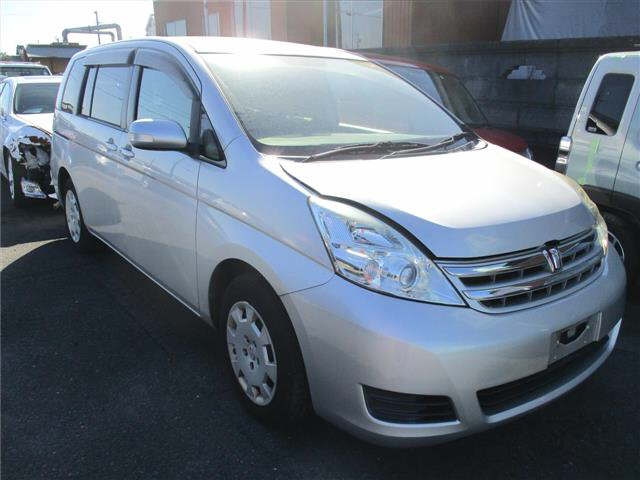 TOYOTA ISIS 2010