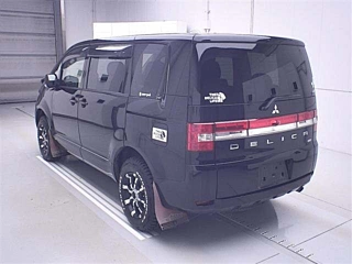 MITSUBISHI DELICA D5 2017