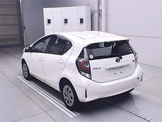 TOYOTA AQUA 2020