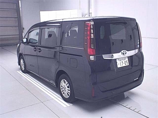 TOYOTA NOAH 2017