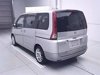 NISSAN SERENA 2009