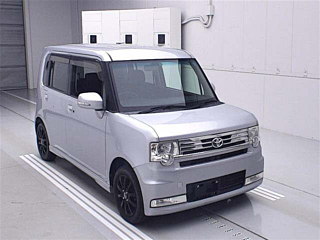 TOYOTA PIXIS SPACE 2011