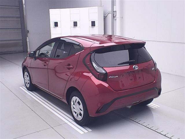TOYOTA AQUA 2021