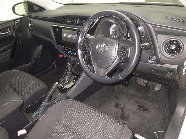TOYOTA AURIS 2016