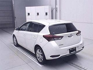 TOYOTA AURIS 2016