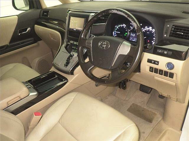 TOYOTA VELLFIRE 2012