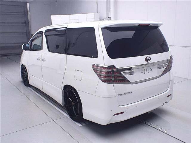 TOYOTA VELLFIRE 2013