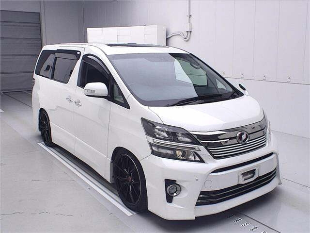 TOYOTA VELLFIRE 2013
