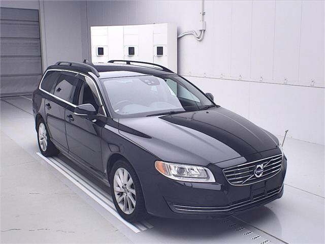 VOLVO V70 2015