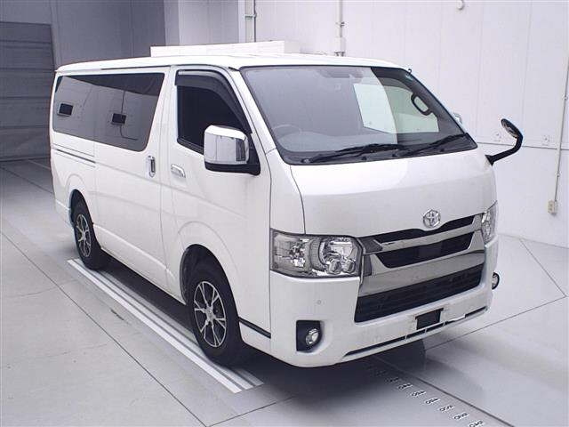 TOYOTA HIACE VAN 2020
