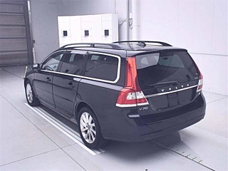 VOLVO V70 2015