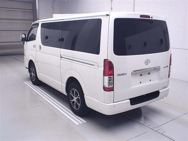 TOYOTA HIACE VAN 2020
