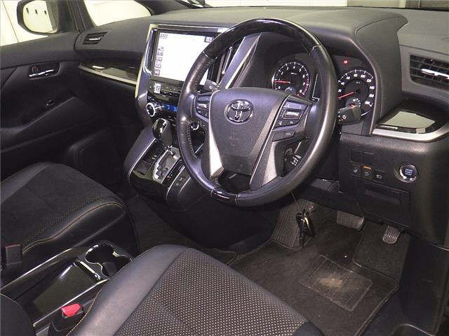 TOYOTA VELLFIRE 2017