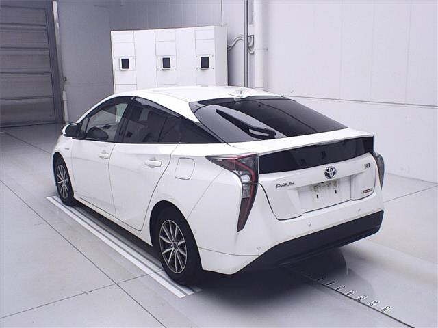 TOYOTA PRIUS 2018