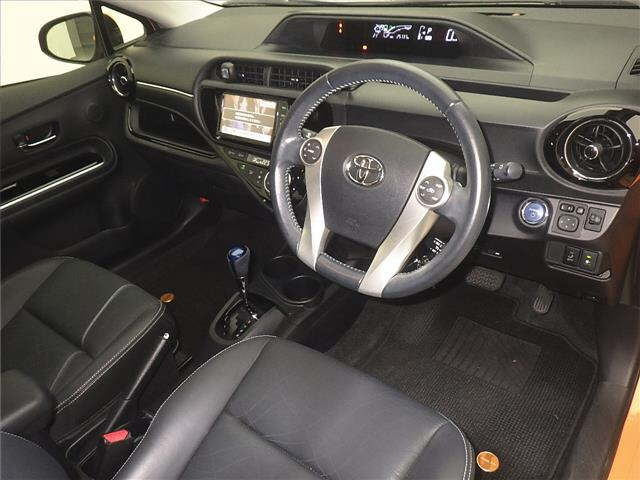 TOYOTA AQUA 2015