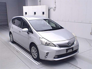 TOYOTA PRIUS ALPHA 2012