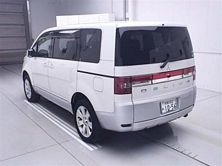 MITSUBISHI DELICA D5 2015