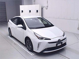 TOYOTA PRIUS 2021