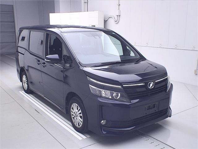 TOYOTA VOXY 2016