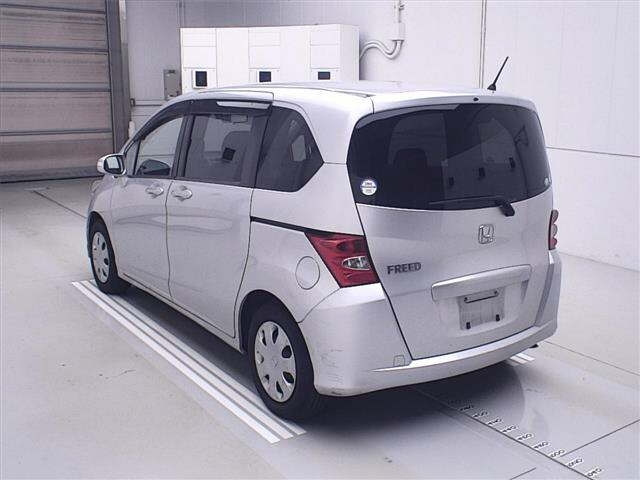 HONDA FREED 2009