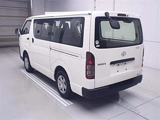 TOYOTA HIACE VAN 2021