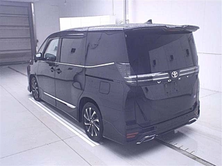 TOYOTA VOXY 2022