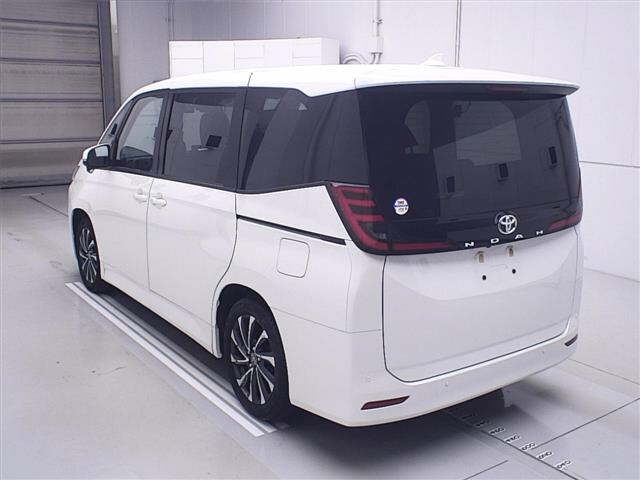 TOYOTA NOAH 2024