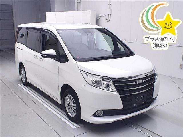TOYOTA NOAH 2017