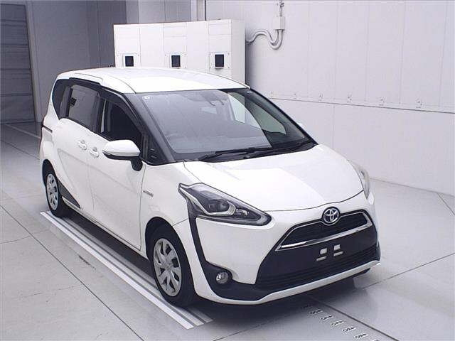 TOYOTA SIENTA 2017