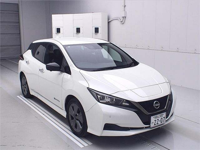 NISSAN LEAF 2022