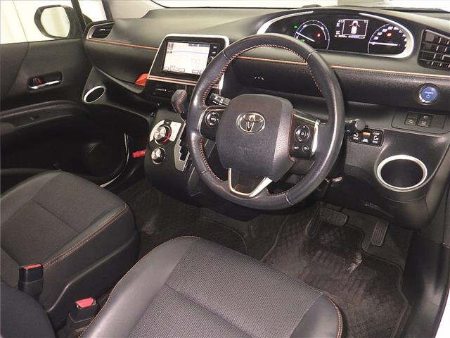 TOYOTA SIENTA 2017