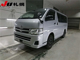 TOYOTA HIACE VAN 2011